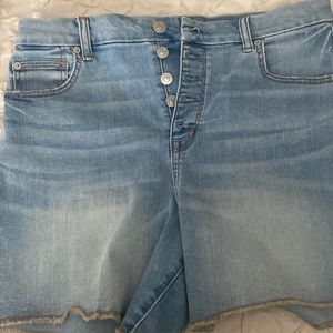 American Eagle, next level stretch size 14 light denim 🩵